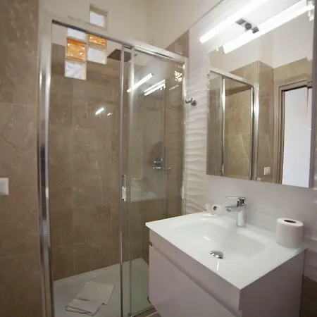 Imhome - Cadorna House 2* Milano